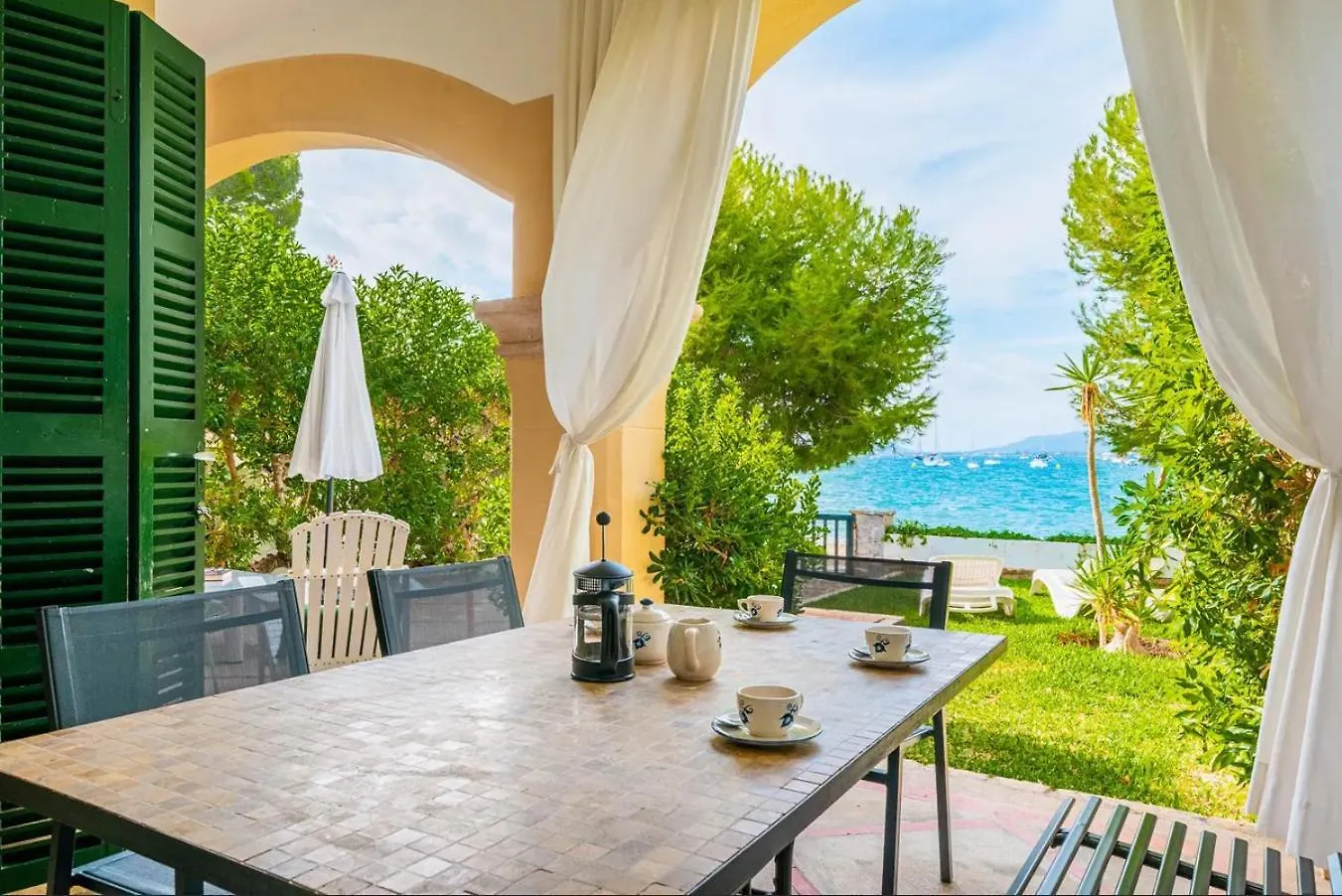 Casa Faro Spacious, Ground Floor Property On The Pine Walk, Covered Terrace With Sea Views. Wifi/Air Con Pollensa