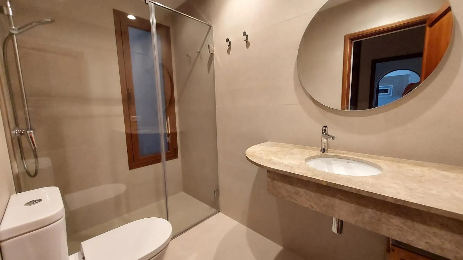 Casa Faro Spacious, Ground Floor Property On The Pine Walk, Covered Terrace With Sea Views. Wifi/Air Con Pollensa Apartamento